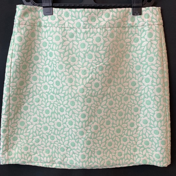 LOFT Dresses & Skirts - Ann Taylor LOFT Skirt, Size 6